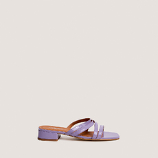 Low-heel mules with thin straps lilac