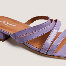 Low-heel mules with thin straps lilac