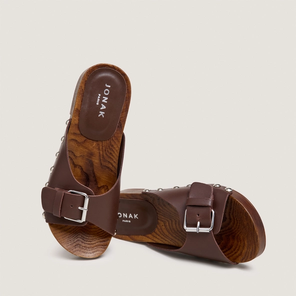 Low-heeled studded mules in cacao leather | ENORA
