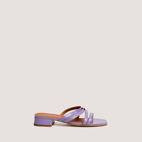Low-heel mules with thin straps lilac