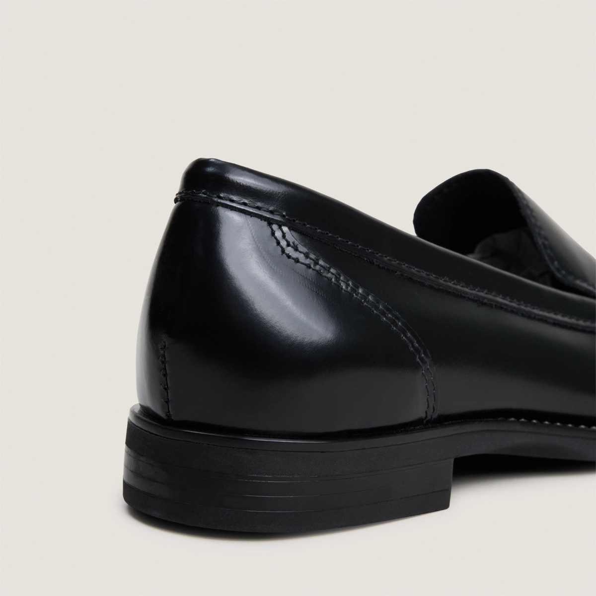 Plain vamp loafers with topstitching in black glazed leather | NEO