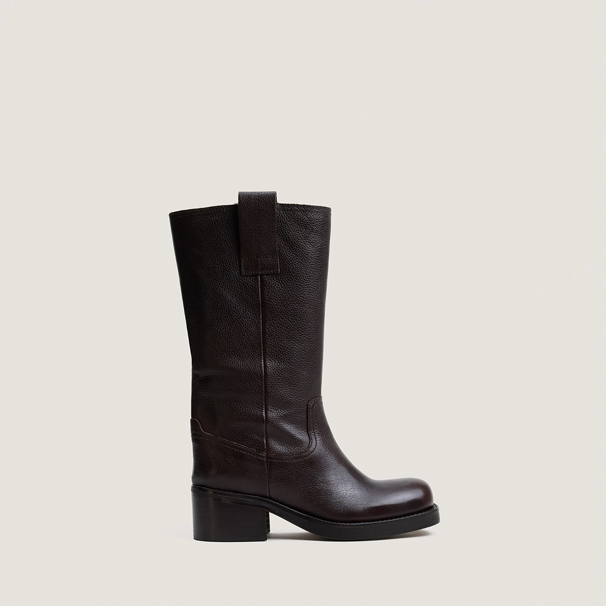 Riding boots in dark brown grained leather|BICHETTE
