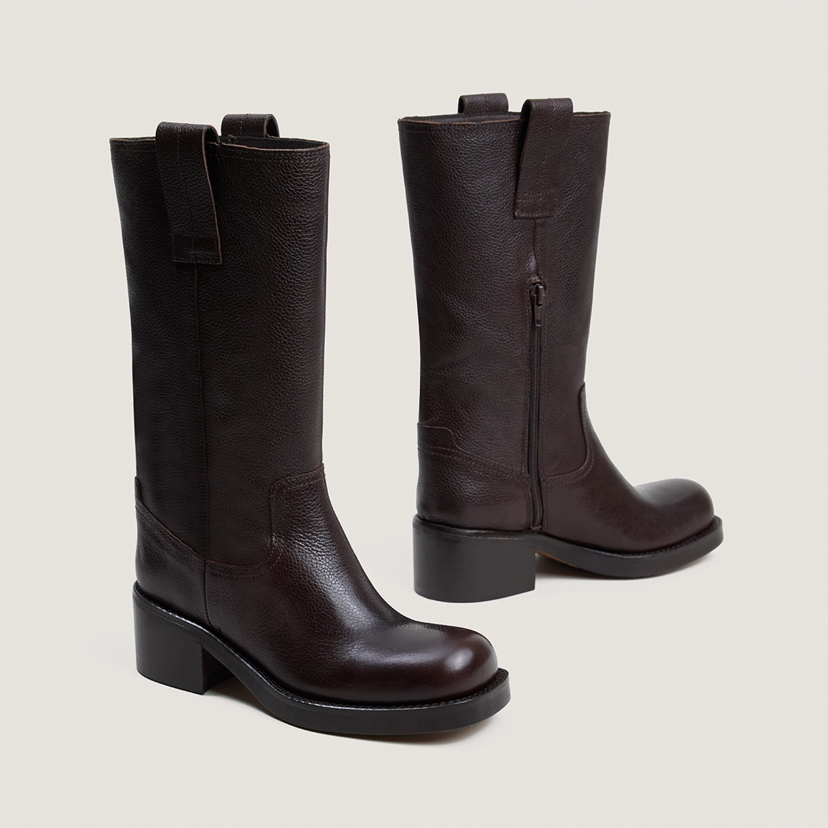 Riding boots in dark brown grained leather|BICHETTE
