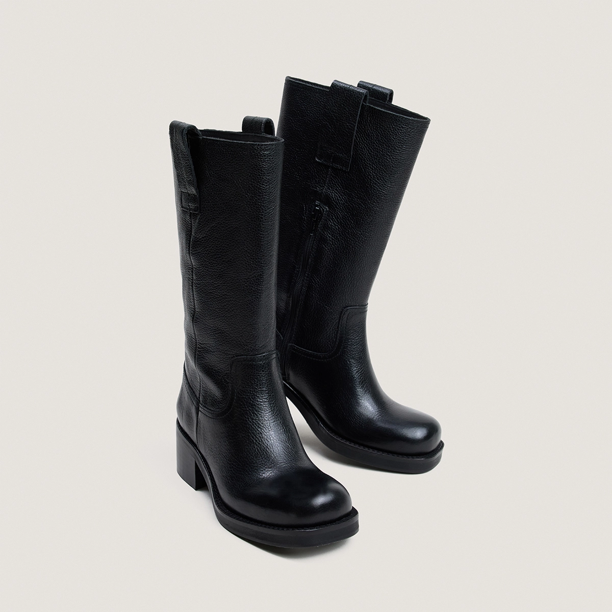 Riding boots in black grained leather | BICHETTE
