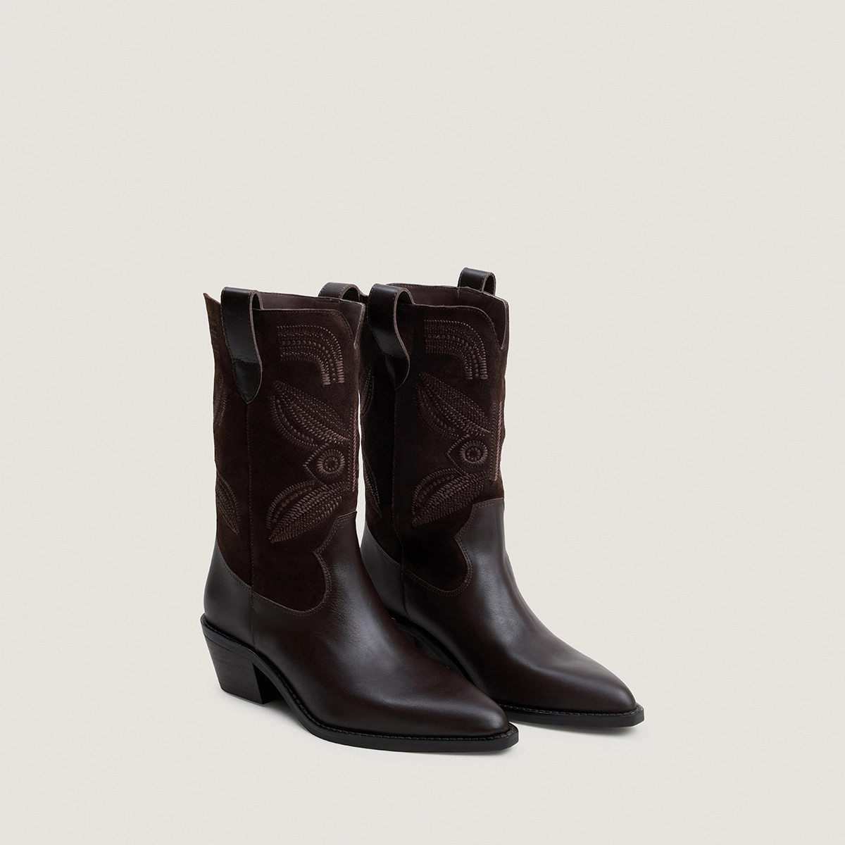 Pointed-toe boots with visible stitching in chocolate leather and chocolate split leather | TATIANA