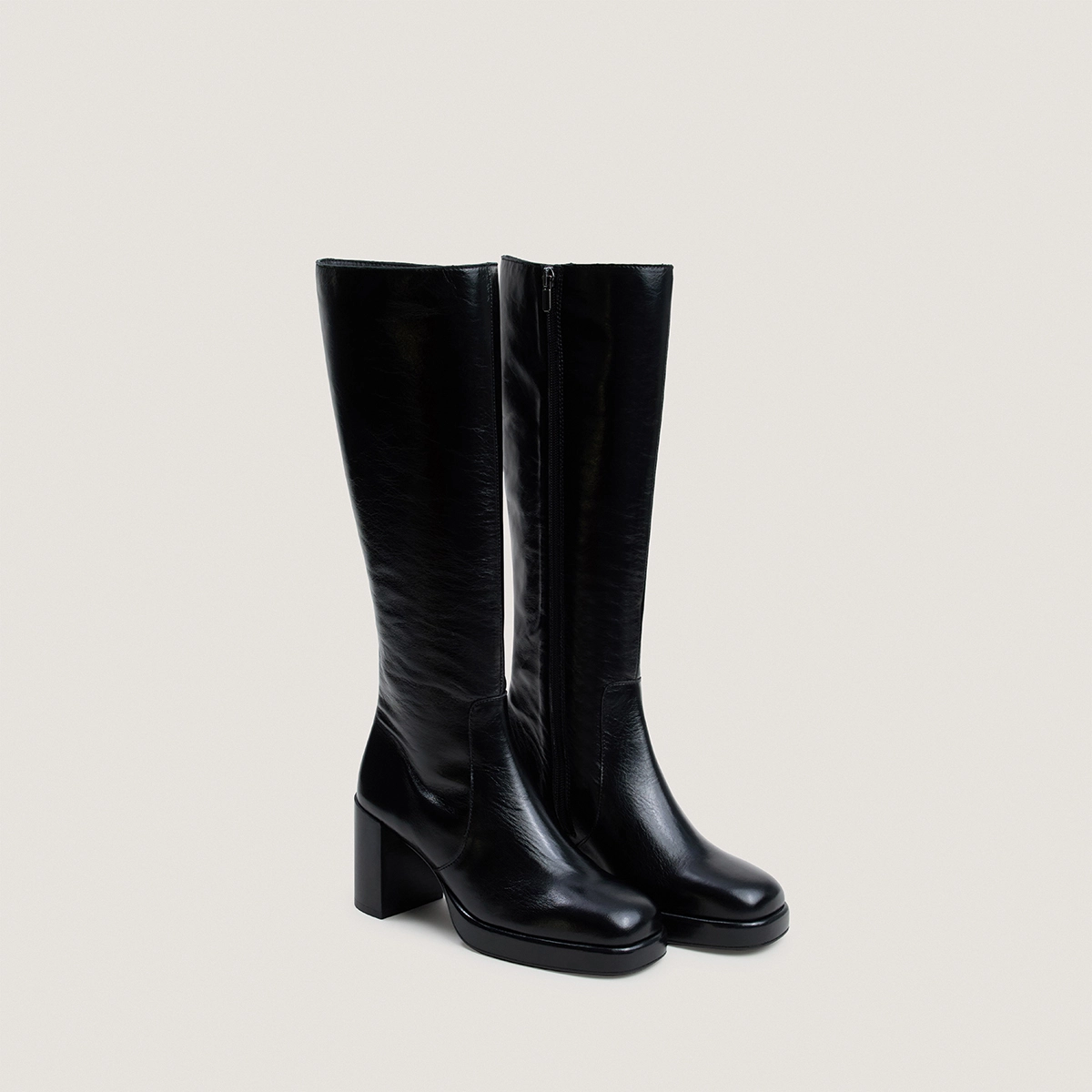 Platform boots in black aged leather|BAM