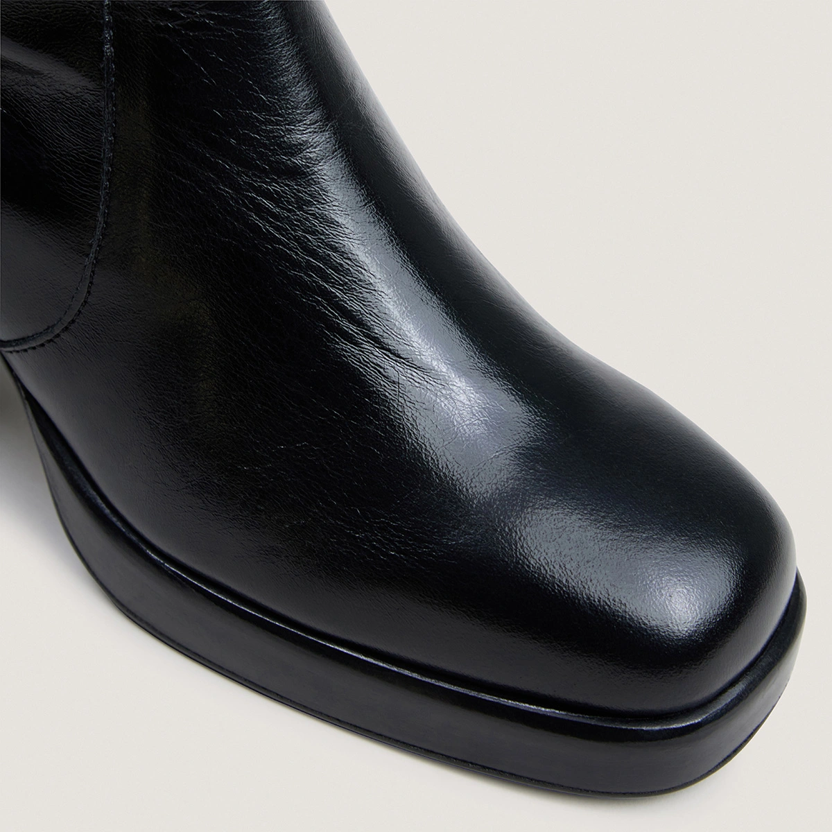 Platform boots in black aged leather|BAM