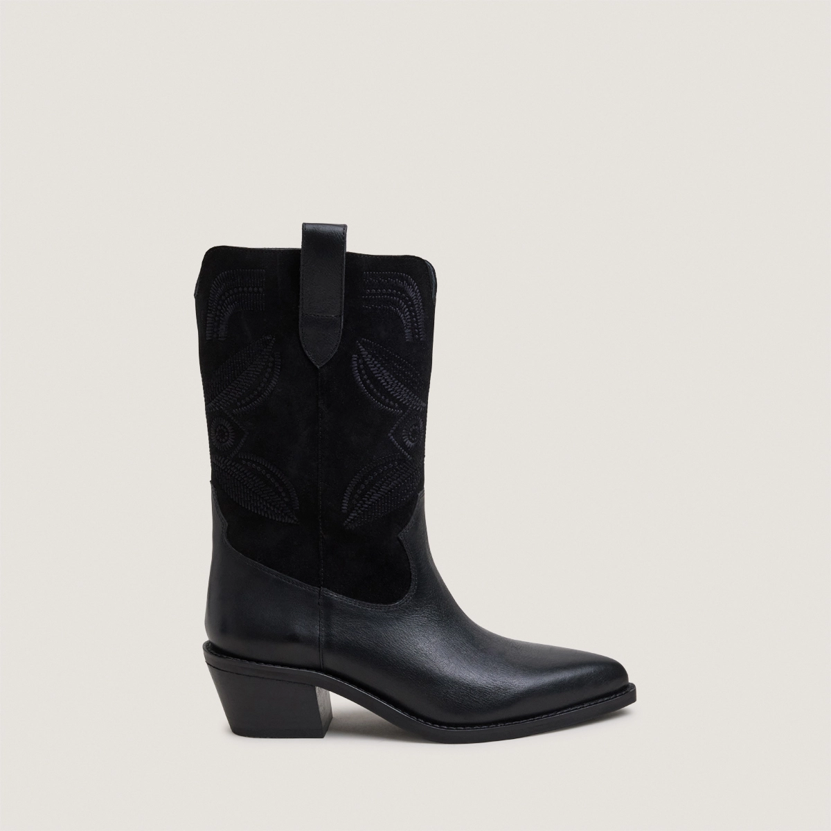 Pointed-toe boots with visible stitching in black grained leather and black split leather | TATIANA