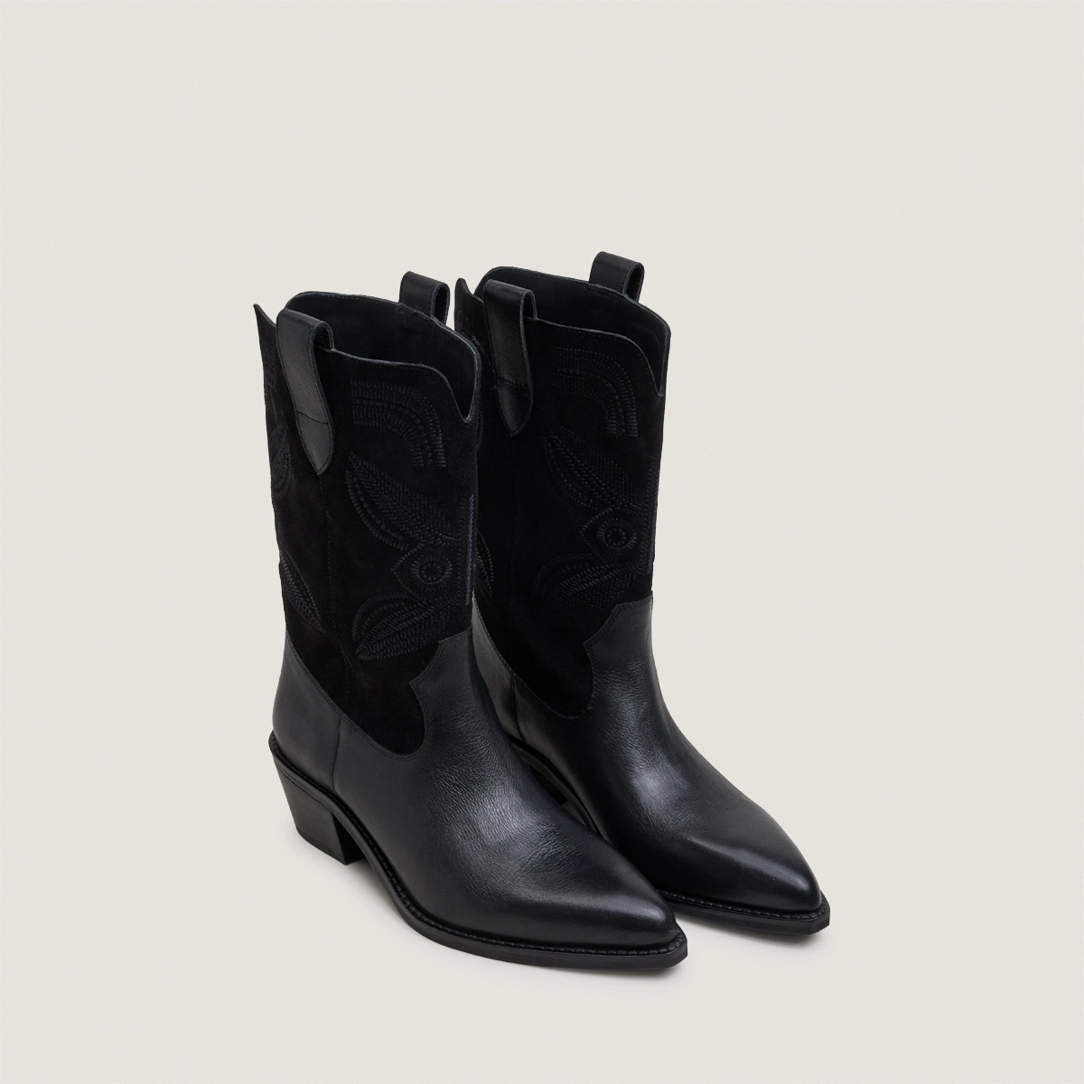 Pointed-toe boots with visible stitching in black grained leather and black split leather | TATIANA
