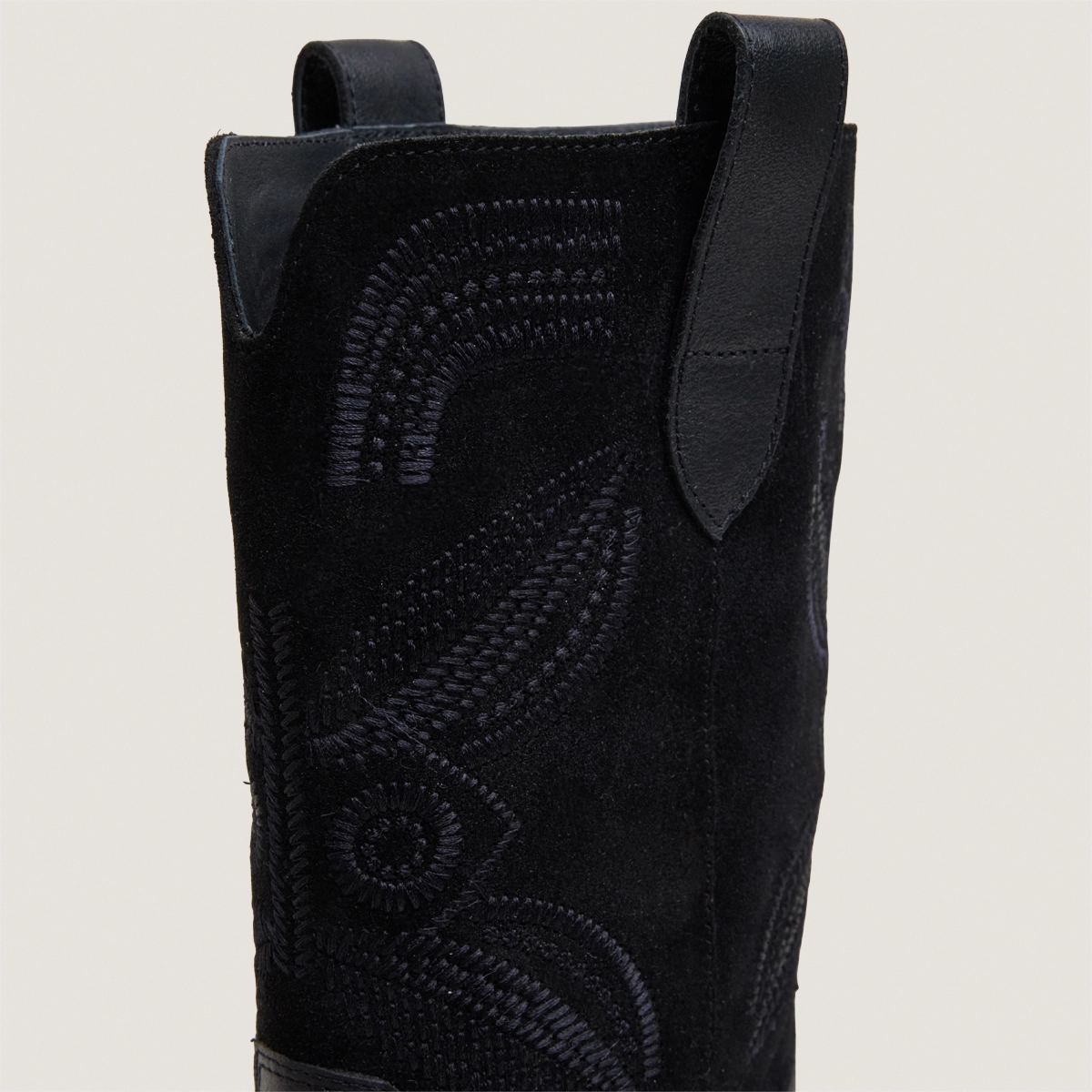 Pointed-toe boots with visible stitching in black grained leather and black split leather | TATIANA