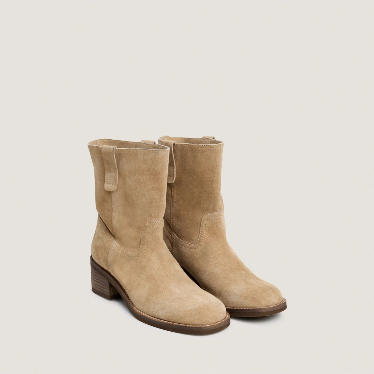 Low-Heel Round-Toe Ankle Boots in beige split leather | PEGASUS