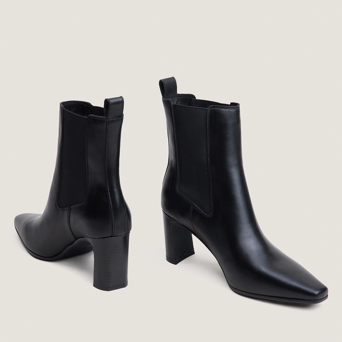 Ankle boots with elastic and square toes in black split leather | PAULA