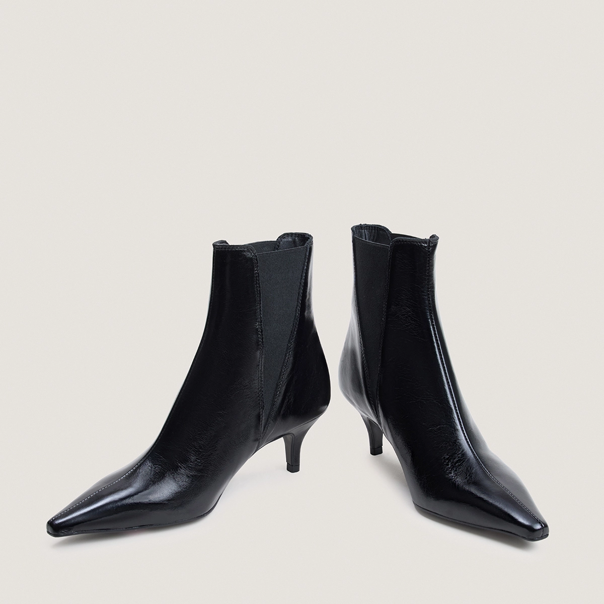 Pointed-toe stiletto-heel ankle boots in black aged leather | BORGIA