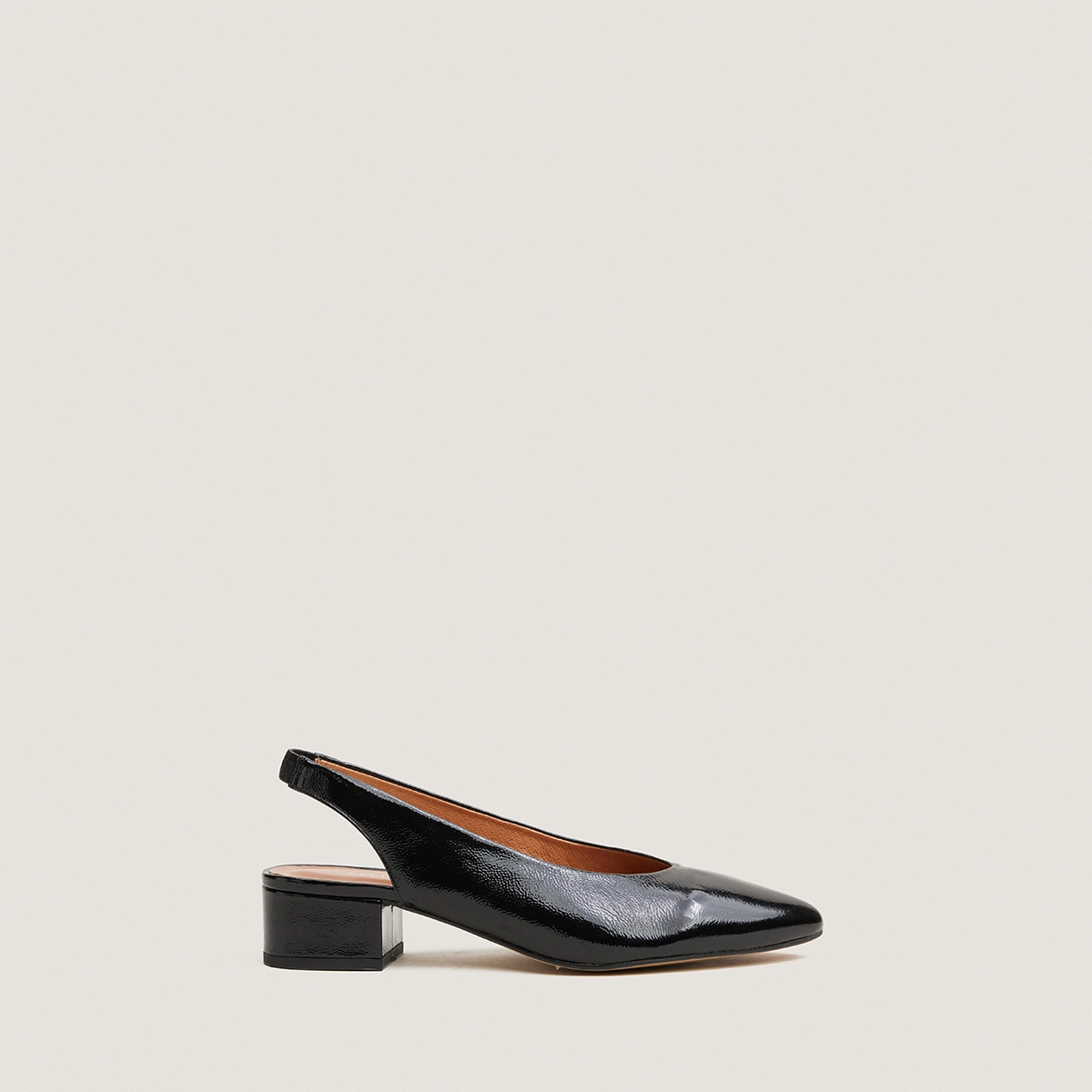Ballet flats with open backs in black pleated patent leather | VINCE
