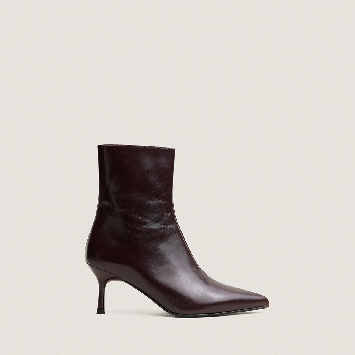 Pointed-toe ankle boots in burgundy leather | DIEM