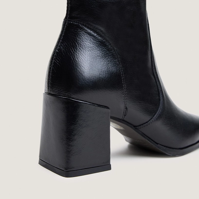 Heeled square toe ankle boots in black grained leather | brighton