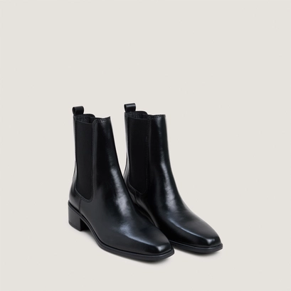 Low-heeled chelsea low boots black