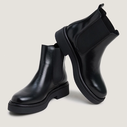 Chunky-sole chelsea low boots black