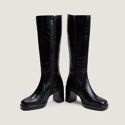 Platform boots black