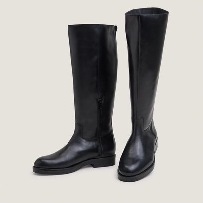 Flat-heeled boots with straps black