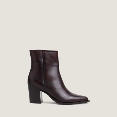 Pointed-toe ankle boots dark brown