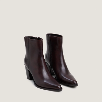 Pointed-toe ankle boots dark brown