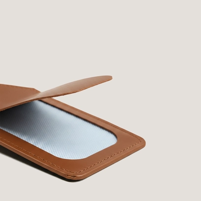 Luggage tag with monogram in camel leather | luggage tag