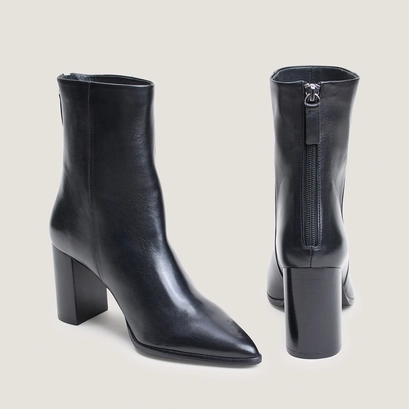 Back-zip ankle boots black