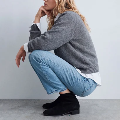 Ankle boots with flat heels and square toes in black split leather | philo