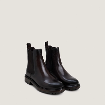 Low boots with elastic and lug soles dark brown