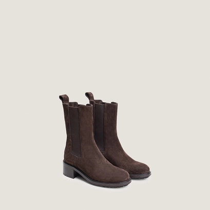 Ankle boots with elastic and lug soles brown