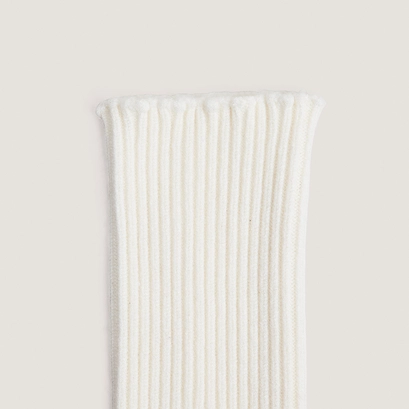 Ribbed leg warmers in cream textile | finesse