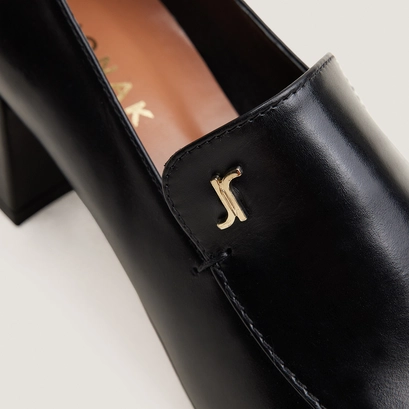 Heeled monogram loafers black
