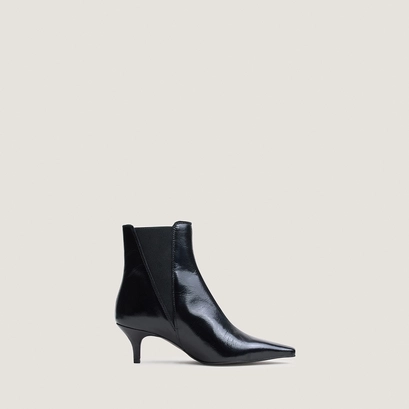 Pointed-toe stiletto-heel ankle boots in black aged leather | borgia