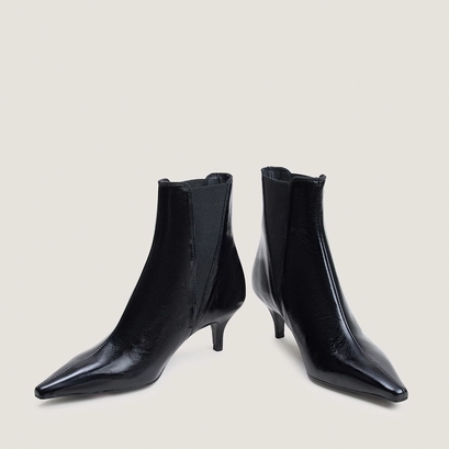 Pointed-toe stiletto-heel ankle boots in black aged leather | borgia