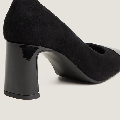 Block heels square-toe pumps black