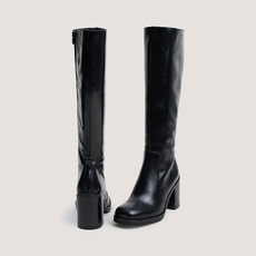 Boots with overflowing heels black