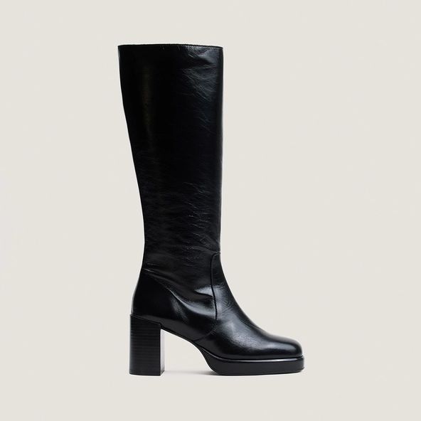 Platform boots in black aged leather|BAM
