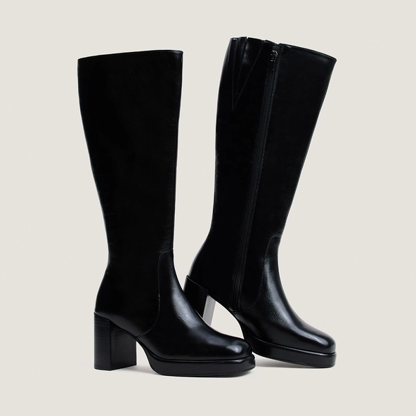 Platform boots in black aged leather calf size M|BAM