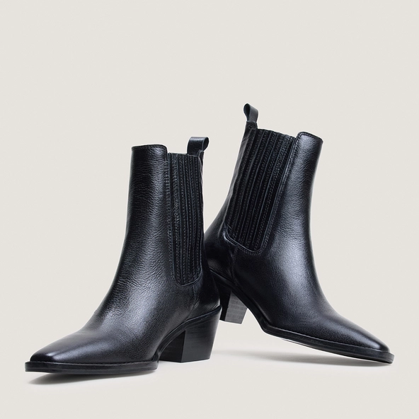 Heeled and gathered ankle boots in black grained leather | BIRMAN