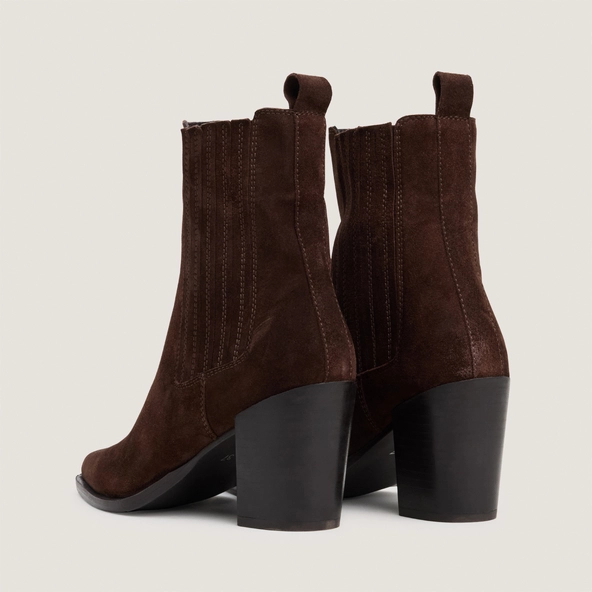 Heeled and gathered ankle boots in chocolate split leather | PIPA