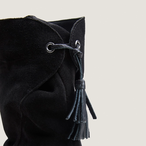 Back-lace ankle boots in black split leather | PIO