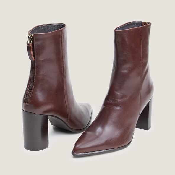 Back-zip ankle boots in brown leather | PIXI