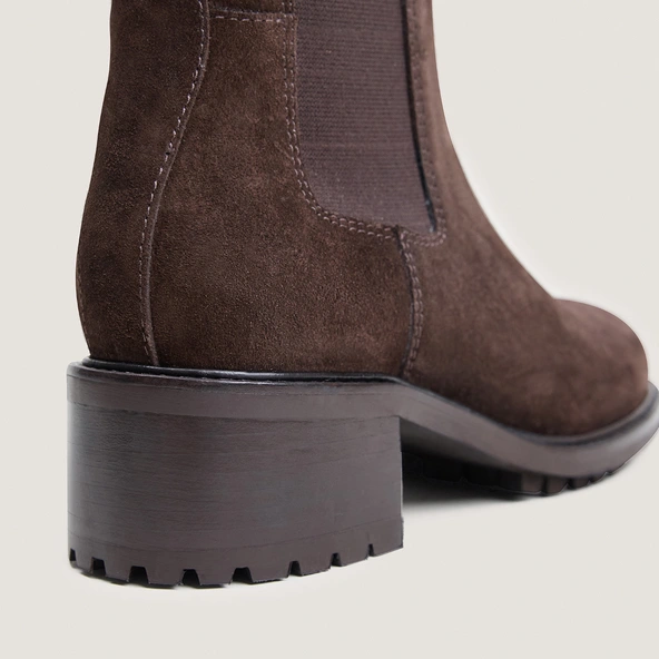 Ankle boots with elastic and lug soles in brown split leather | LINE