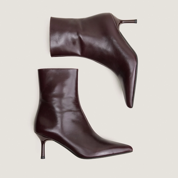 Pointed-toe ankle boots in burgundy leather | DIEM