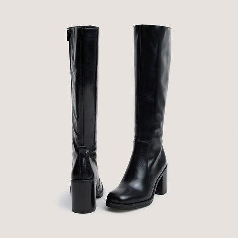 Boots with overflowing heels black