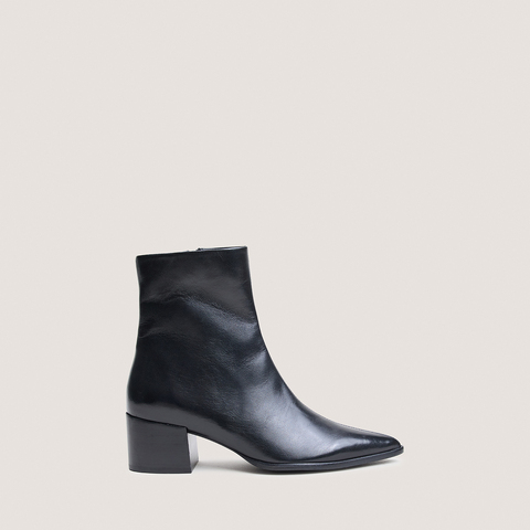 Heeled square-toe pointed ankle boots black
