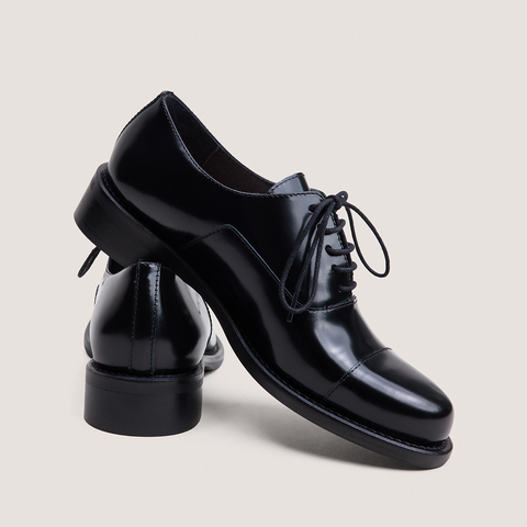 Lace-up round-toe loafers black