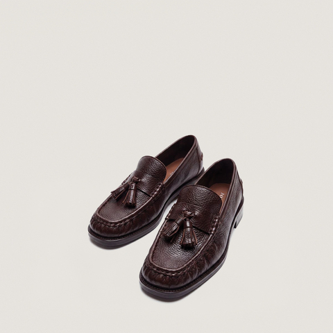 Loafers with tassels brown