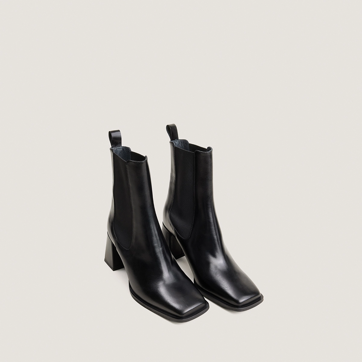 Block heel elastic ankle boots in black leather | DUDU